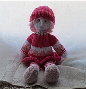 La poupée Victoire au tricot (grand modèle)