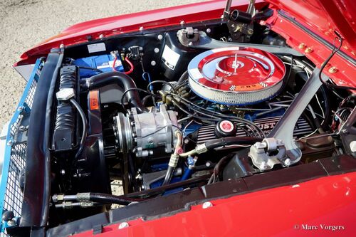 Corvette Sting-ray C2 Cab 1964 et Ford Mustang Cab 1966/67.