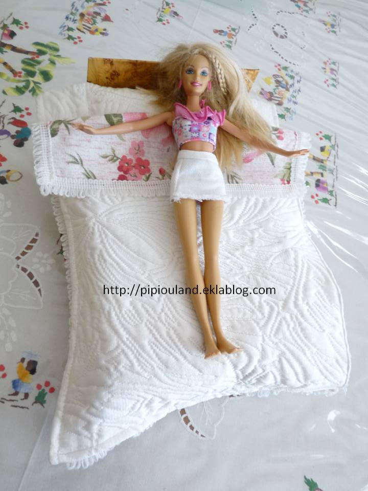 Un lit pas cher pour Barbie - Pipiouland.eklablog.com Le Dragon des îles