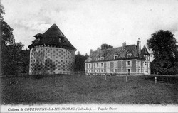 LES REMPARTS DE COURTONNE-LA-MEURDRAC (Calvados)