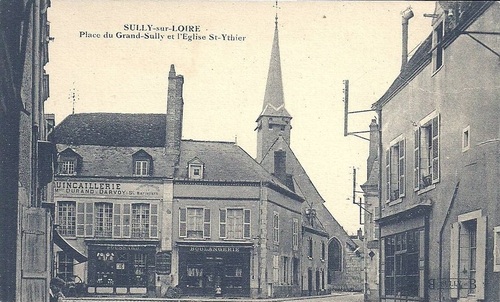 Rue du Grand Sully vue depuis la place de la Liberté (fin des années 50-début des années 60)