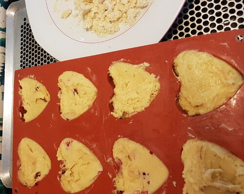 Muffins croquant à la framboise pour la saint Valentin.