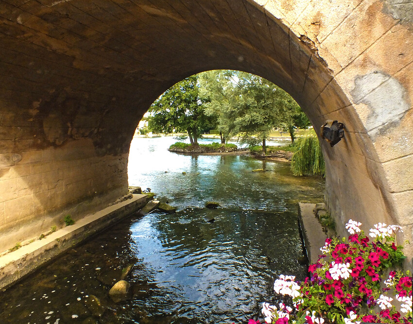 sous le pont