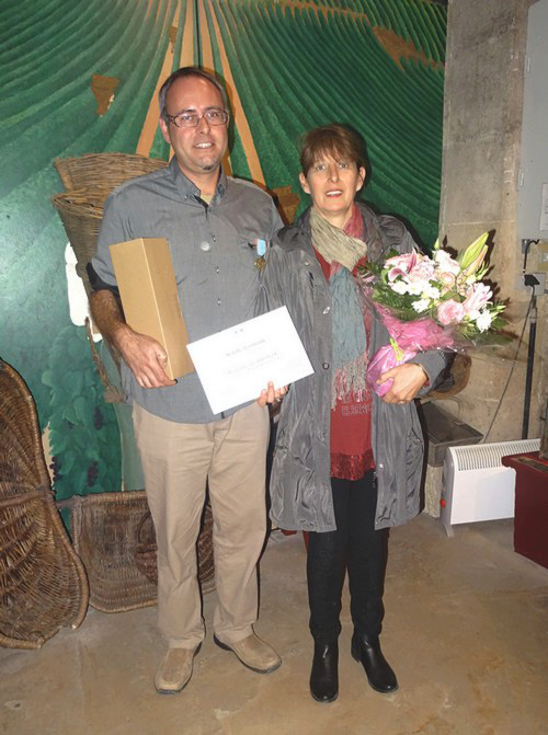 Ghislain Brigand, viticulteur et créateur du musée Ampélopsis et du Jardin de Bacchus à Massingy, a reçu la médaille du Tourisme !