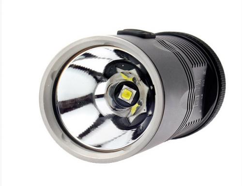 Une lampe torche performante; Nitecore EA41