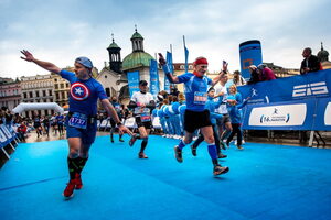 season marathon pologna cracow runners running 