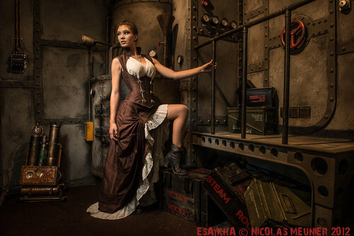 Love the machine,hate the  factory.....(Aimer la machine ,détester l'usine) devise Steampunk