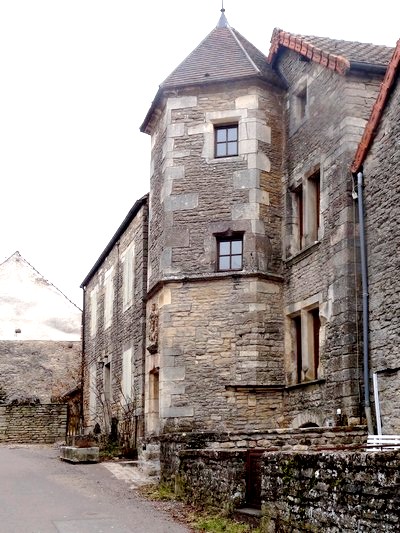 Le château de Châteauneuf en Auxois