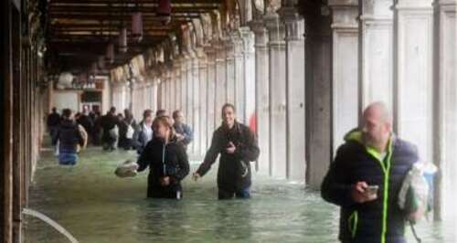 Venise inondée, l'Italie à l'arrêt : au moins 9 morts dans les intempéries 