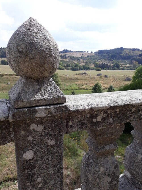 Un  Château en Lozère  (48); La Baume