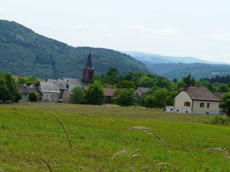 Le bourg d'Anglards-de-Saint-Flour.