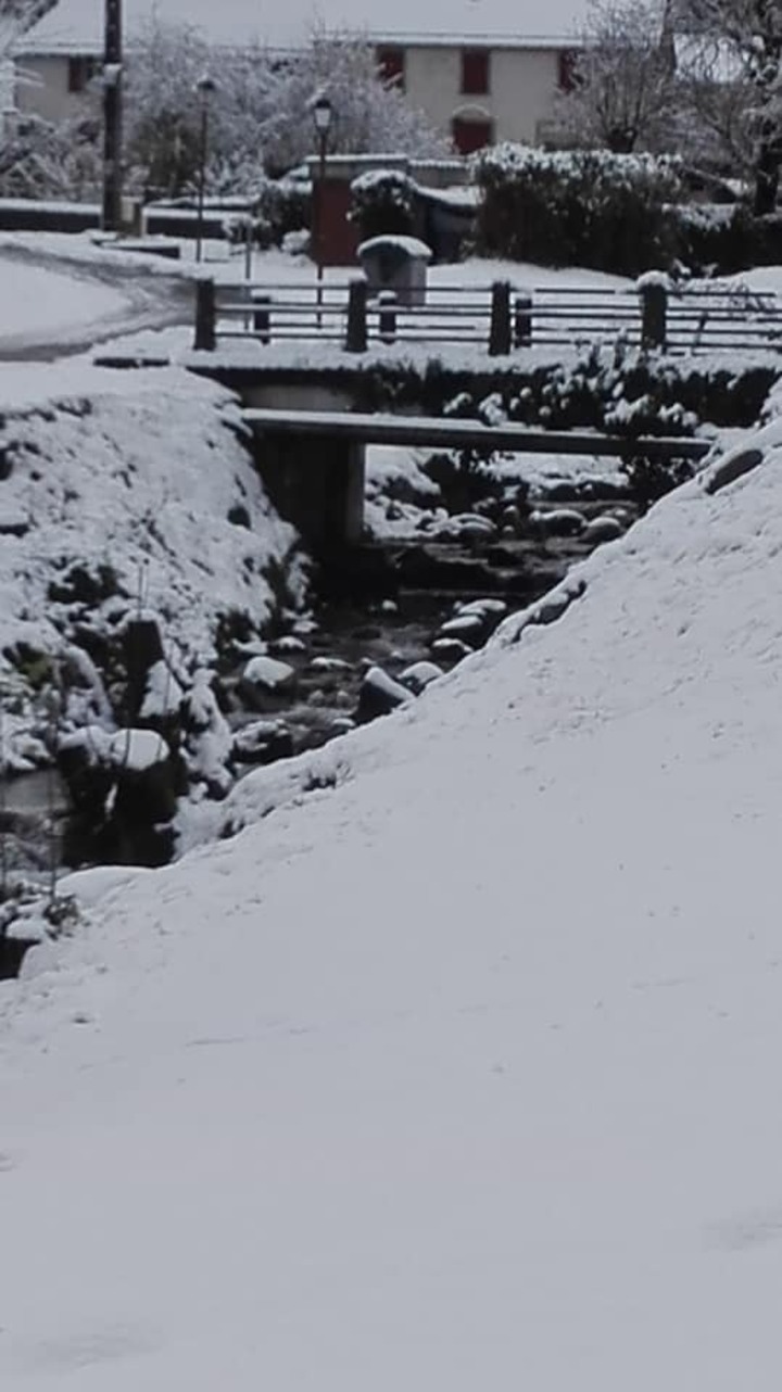 Neige en vallée d'Ossau...