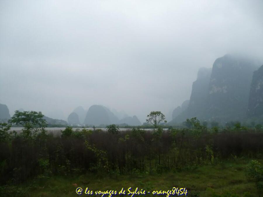 GUILIN PAYSAGE HABITANTS