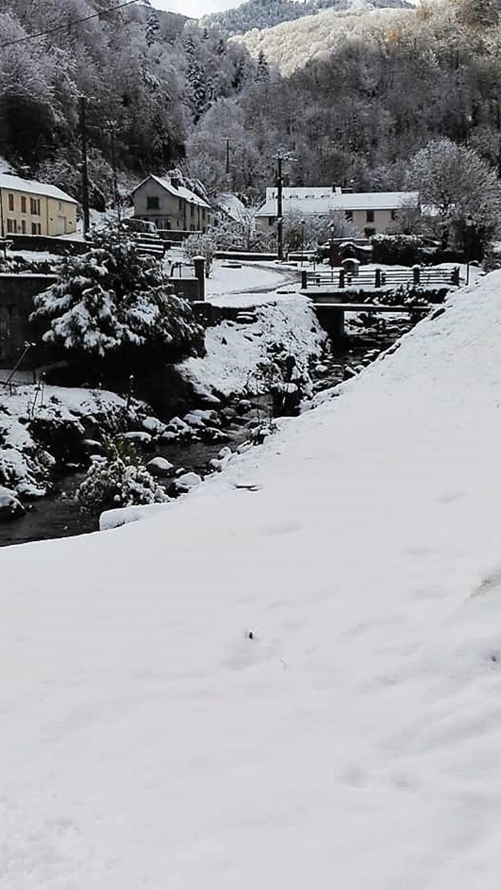 Neige en vallée d'Ossau...