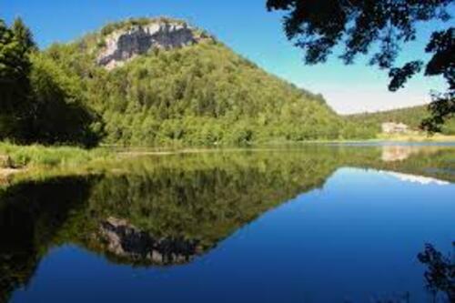 LES LACS SACRÉS EN FRANCE 