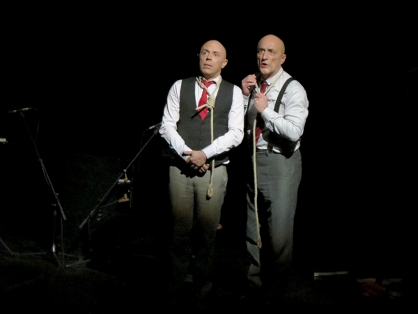 Les deux acteurs, interprétant "Bouvard et Pécuchet", nous ont bien fait rire au Théâtre Gaston Bernard !