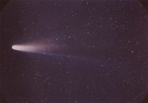 DECOUVRONS L' UNIVERS LE COSMOS LES COMETES dans Astronomie F-lnmpemshvV6AC0Qhwum3iuHeg