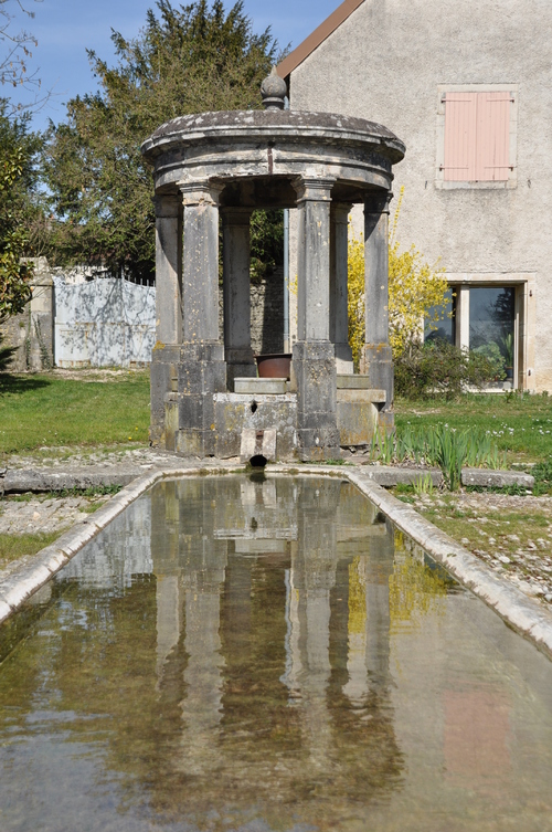 Les fantômes de la fontaine-lavoir