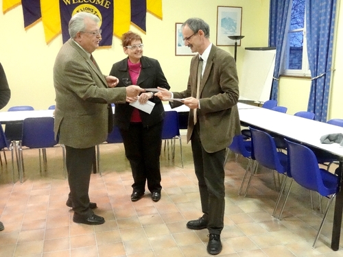 Une belle remise de chèques aux lycées et Collèges de la Ville par les trois Clubs Châtillonnais : Zonta, Lion's, Rotary