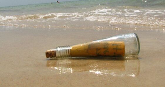 Une bouteille à la mer est retrouvée 108 ans plus tard sur une plage de la  mer du Nord | Le HuffPost