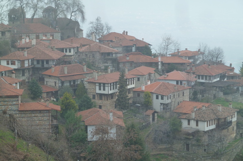 Le village de Pentelimonas près de l'Olympe