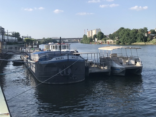 Bateaux en Seine dans le port de Choisy