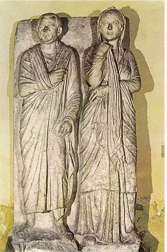Stèle funéraire milieu du Ier S. avant J.C. (musée du Ca