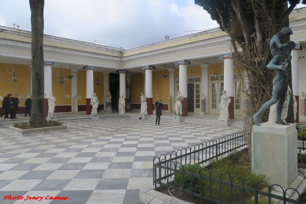 Jenry Camus a visité le palais de Sissi, "l'Achilleion",  sur l'île de Corfou