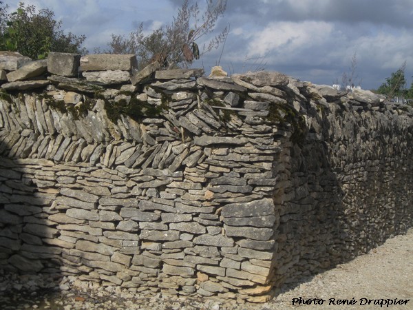 Murs en pierres sèches en Châtillonnais