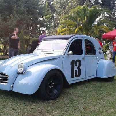 Photos  +  Cartes  Postales  2 cv