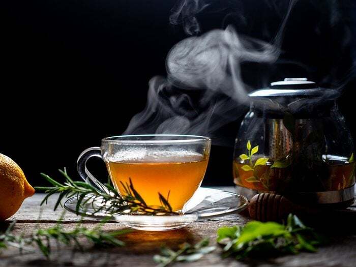 Le thé est l'une des meilleures boissons pour s'hydrater.