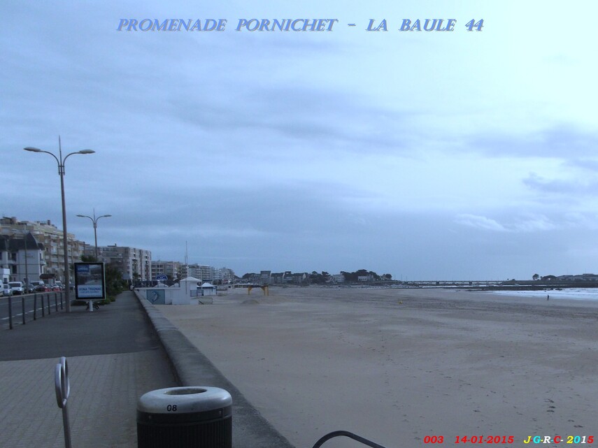 PORNICHET  -  LA  BAULE  44  la promenade du bord de mer  09/04/2015