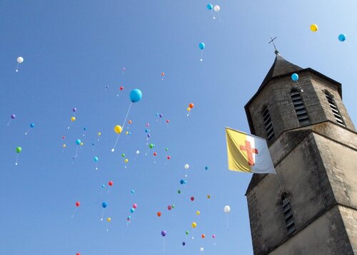 Montée du drapeau des Ostensions d'Aixe-sur-Vienne