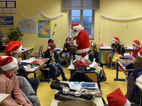 Le  Père Noel à l'école St Jean