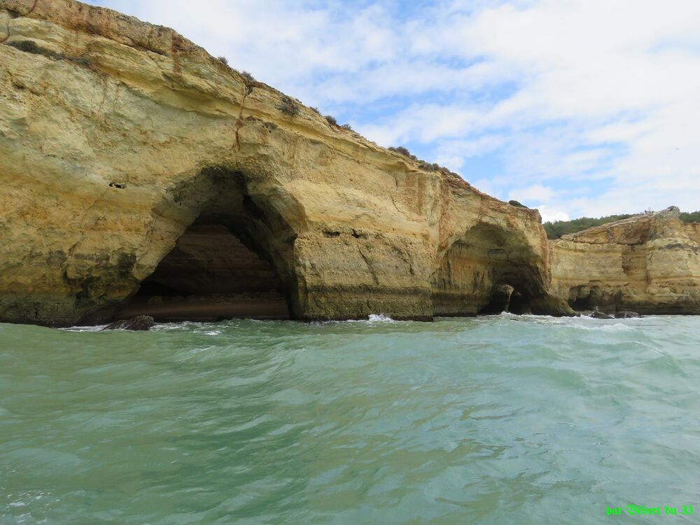 les caves de Bénagil au Portugal