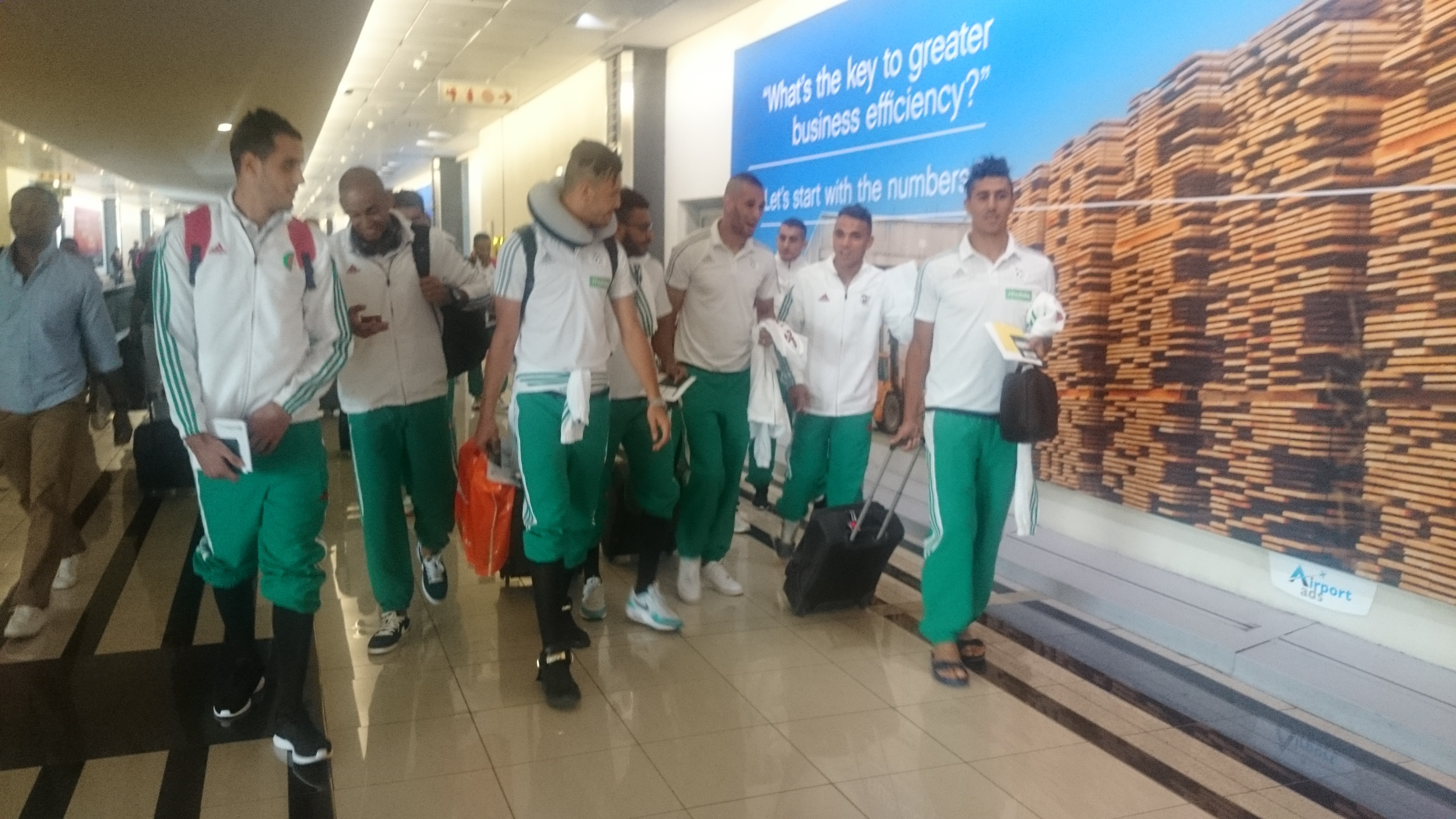 Hchoud et Gourmi arrivent au johanesburg avec l\'EN