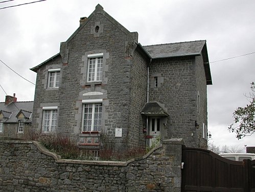 maison-10-rue-Anatole-le-braz-la-haue-roche.jpg