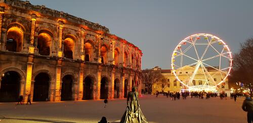Les arènes de Nîmes...de nuit!