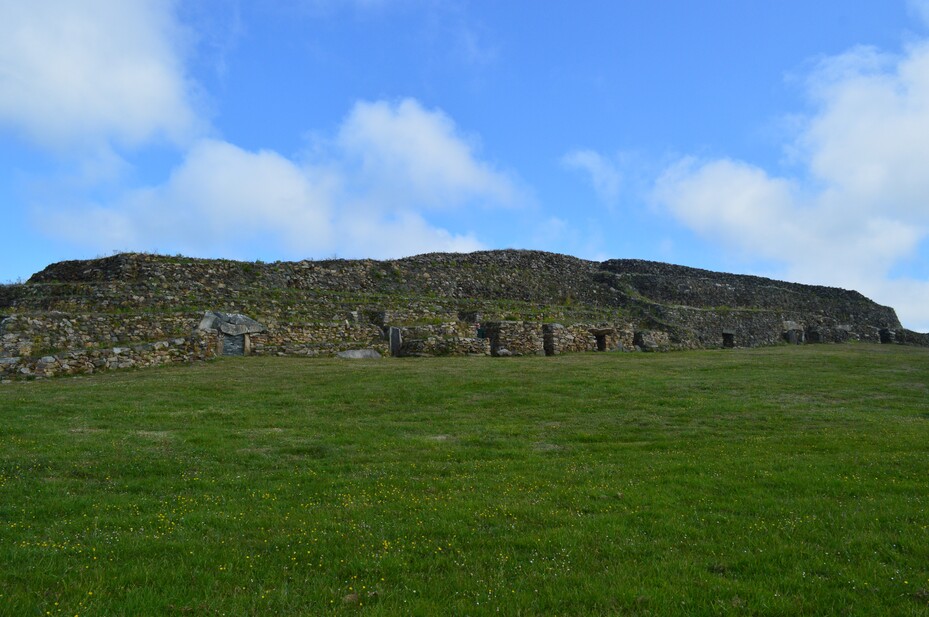 Cairn de Barnenez, l'âge de pierre en baie de Morlaix