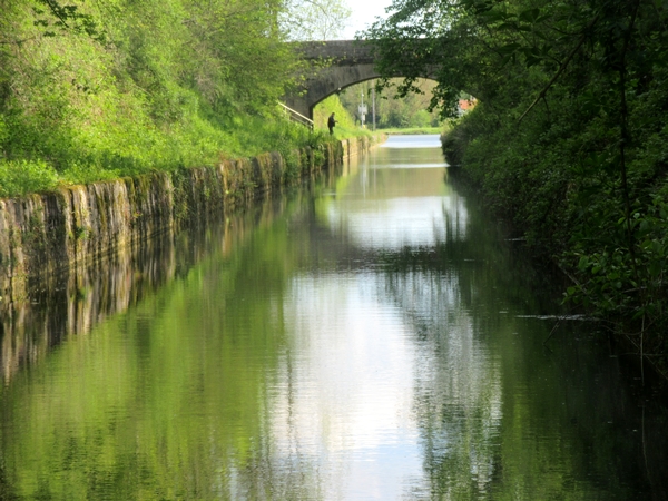 Une belle croisière à bord du bateau La Billebaude, sous la voûte du canal de Bourgogne, avec la FNATH