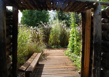 Structure de jardin en bois, jardin public de Mimizan.