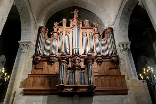 Carcassonne (Aude) : ville basse et basilique de la cité médiévale