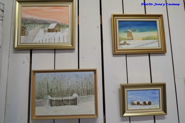 Maripol expose ses belles peintures dans l'atelier de Laurence Petit à Prusly sur Ource...