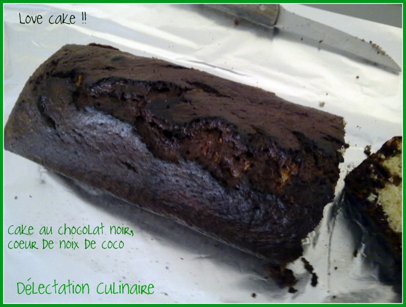 Cake au chocolat noir, coeur de noix de coco 