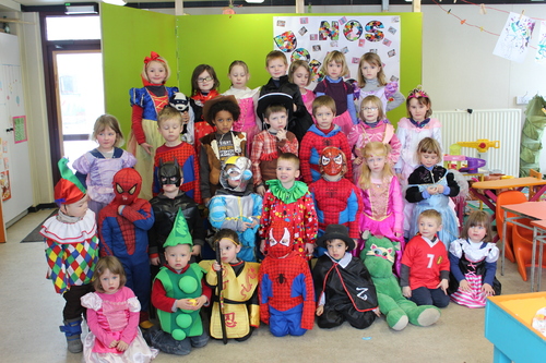 Carnaval à l'école ou quand la classe se transforme en nid d'arraignées :P