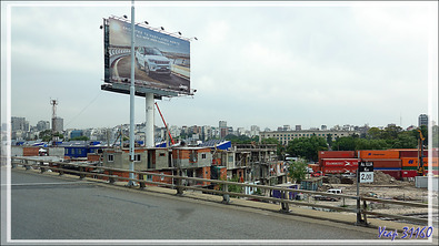 Le bidonville Villa 31 - Quartier Retiro - Zone ferroviaire entre l'aéroport domestique Jorge Newbery et le centre de Buenos Aires - Argentine