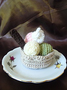 cal trois boules de glace, batônnet chocolat et chantilly