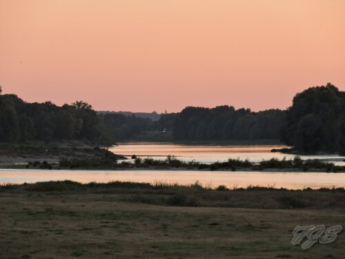coucher de soleil au bord de la Loire