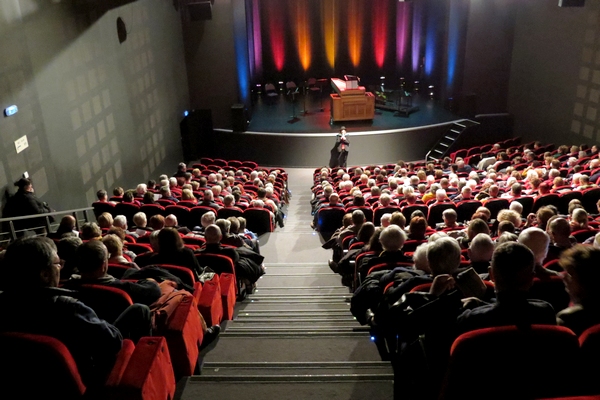 Les Epopées ont donné un superbe et magique concert de Noël  au Théâtre Gaston Bernard jeudi 8 décembre 2022....