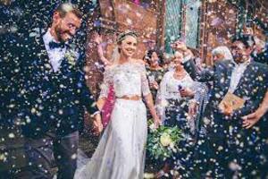 mode fashion confetti bride ceremony